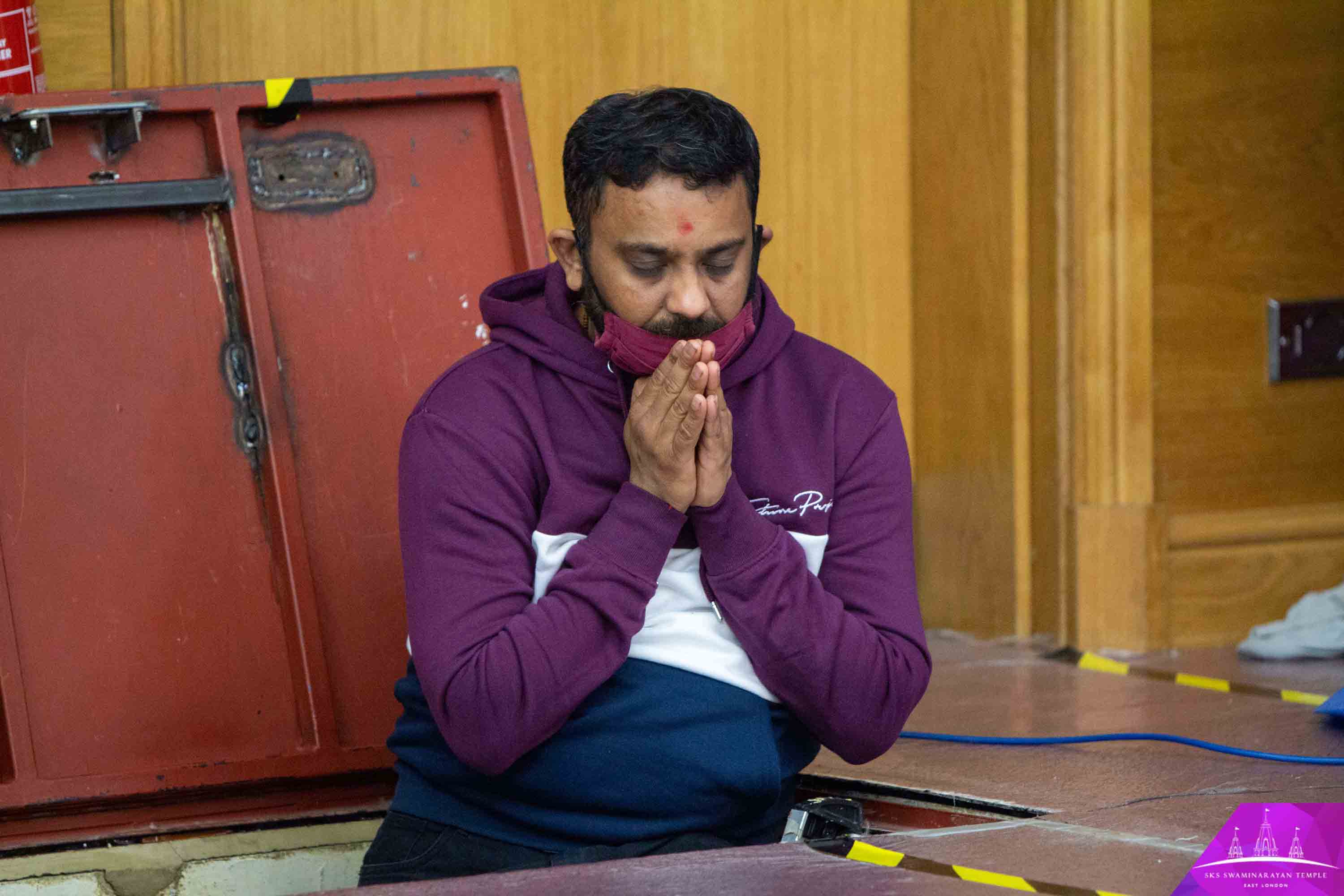 ©1987-2017 SKS Swaminarayan Temple East London